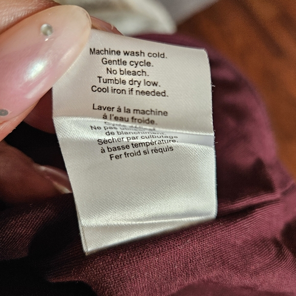 SUNDAY BEST V-Neck Crop Top Burgundy Wine Size Medium ARITZIA - Picture 5 of 6